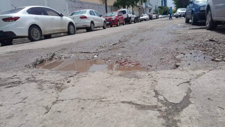 Un bache azota desde hace 3 años a la avenida Gaviotas, en Mazatlán