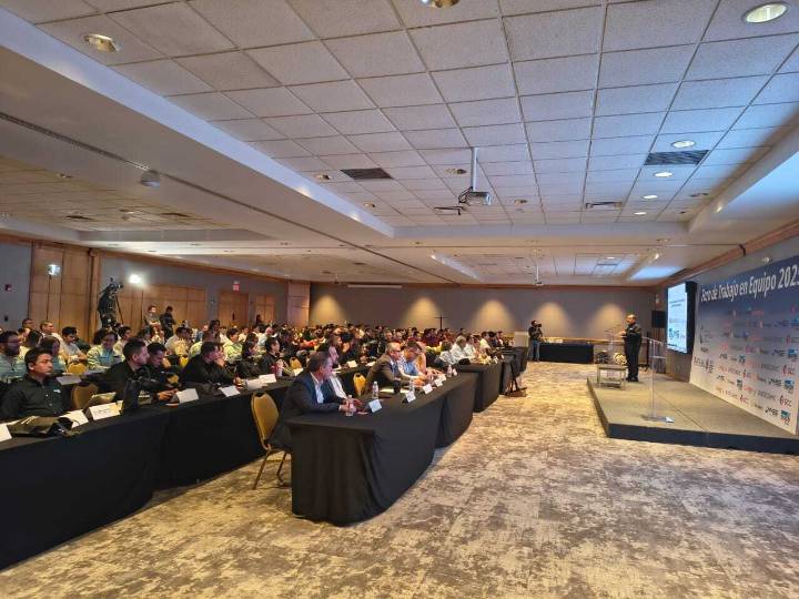 CUU impulsa competitividad con foro de Trabajo en Equipo