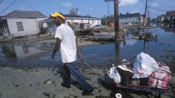 Imágenes de una de las peores tragedias naturales en la historia de EE.UU.: 20 años desde que el huracán Katrina destruyó Nueva Orleans