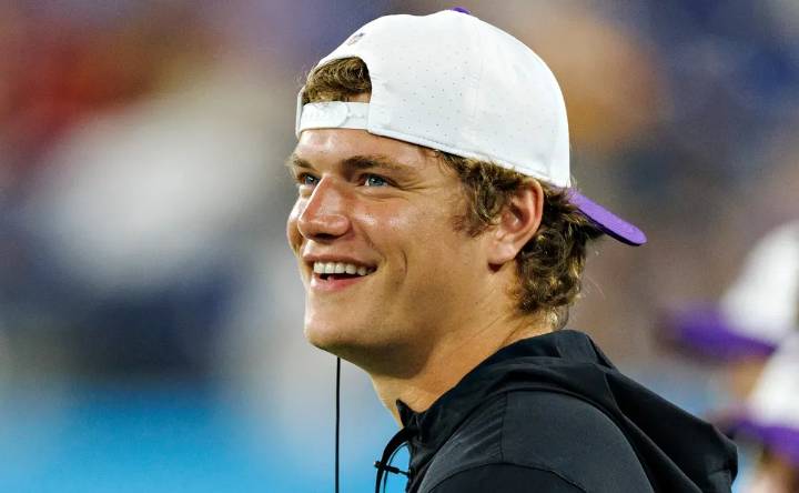 Vikings sign Carson Wentz after trading Sam Howell to Eagles: Minnesota’s depth at QB behind JJ McCarthy