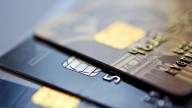 La morosidad de las familias con tarjetas de crédito rozó el 5% en junio, el segundo dato más alto en al menos 15 años
