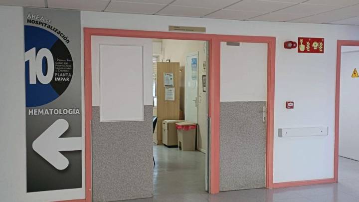Una enferma oncológica al gerente del HUC: "Espero que cuando me toque despedirme no le tenga más miedo al calor que al propio adiós"
