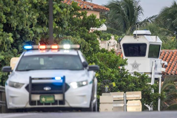 Detienen en aeropuerto de Florida a sospechoso con un rifle de asalto cargado y cuchillos
