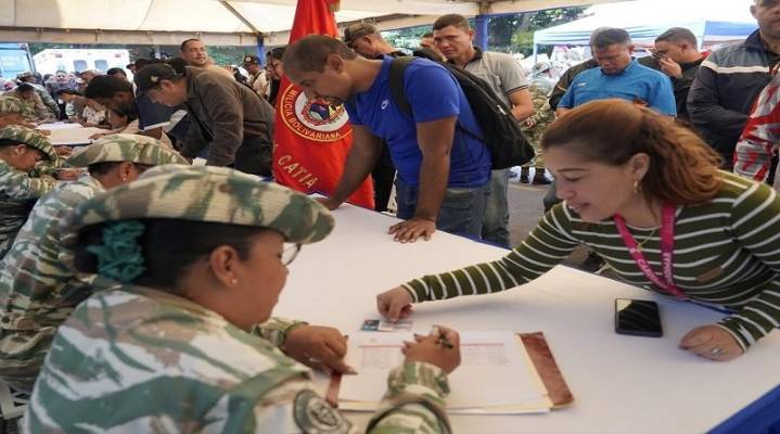 Ministro Piñate: Clase obrera tiene tres tareas, producir, formarse y defender al país