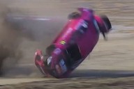 Impresionante vuelco en una carrera en General Roca: el piloto tuvo que ser hospitalizado