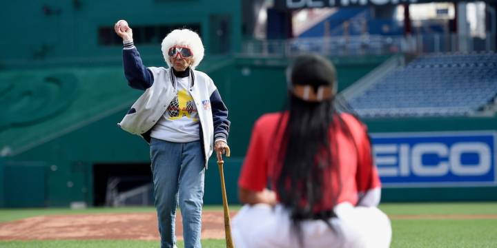 Maybelle Blair throws out first pitch at Women's Pro Baseball League tryouts