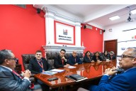 Ministro Santiváñez se reunió con gremios de transporte urbano de Lima y Callao