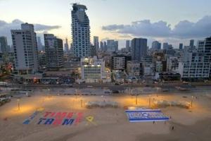 Israeli protesters call for hostage deal ahead of cabinet meeting
