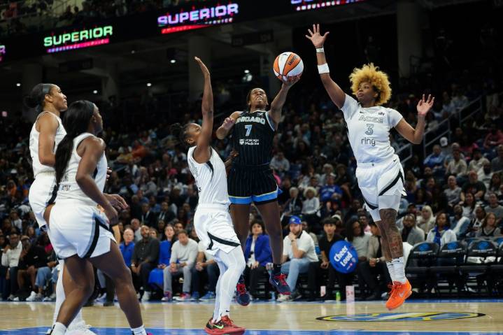 Chicago Sky lose on Candace Parker's jersey retirement night