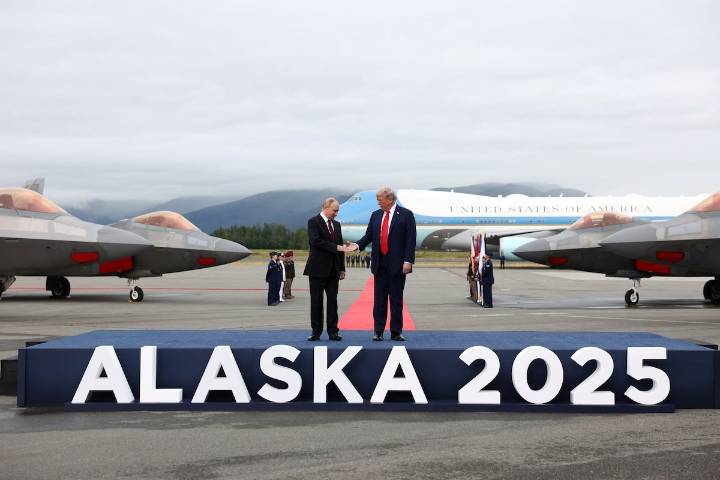 Trump y Putin declaran ante los medios tras primer acercamiento en Alaska: Siga EN VIVO por lapatilla