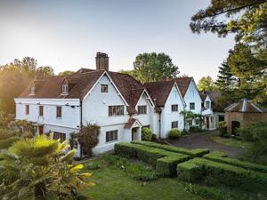 House Michael Caine bought with ‘Jaws: The Revenge’ money for sale