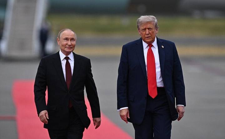 Trump y Putin, en Alaska: enérgico apretón de manos y sin respuestas sobre un alto el fuego