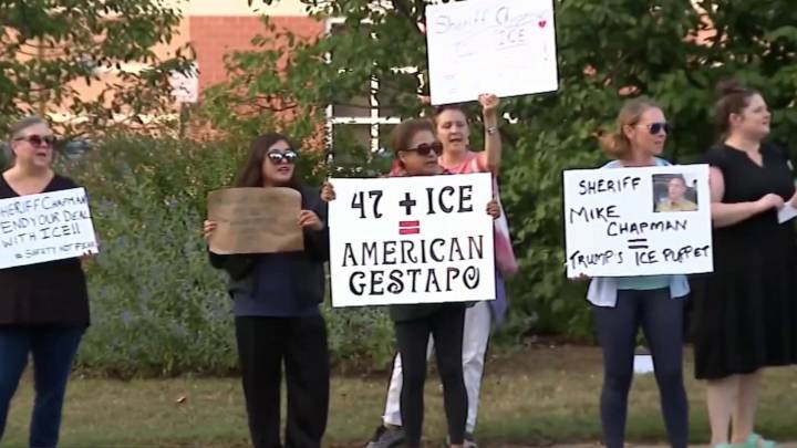 Loudoun residents rally against sheriff’s cooperation with ICE