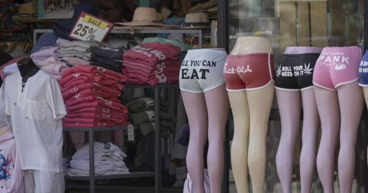 Virginia Beach wants Oceanfront shops to remove vulgar clothing