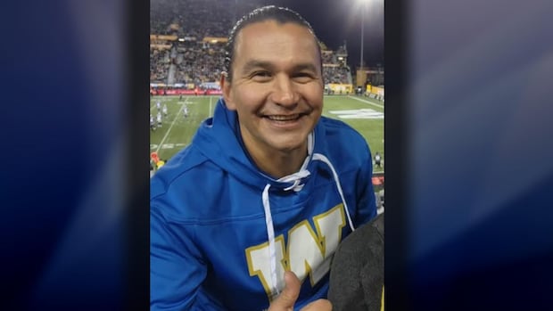 Manitoba premier didn't break conflict of interest laws by taking charters to Grey Cup: ethics commissioner
