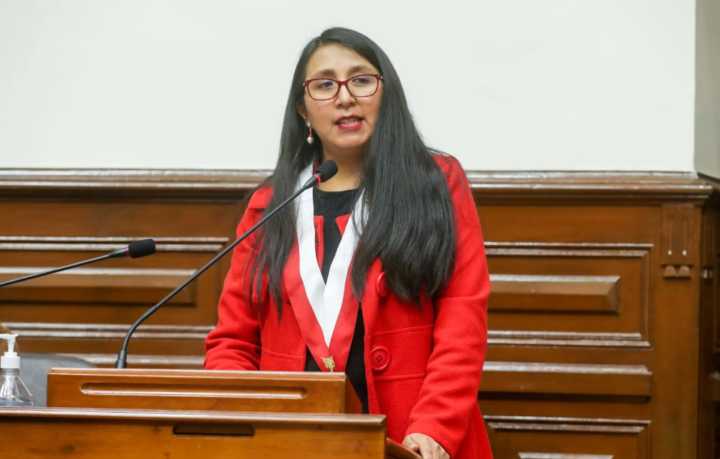 Denuncian a Ruth Luque por ‘apoyar’ a Colombia