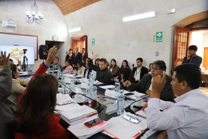 Consejeros aprobaron interpelar a Jefe de Programación de Inversiones y Gerente de Gestión de Riesgo de Desastres del GRA