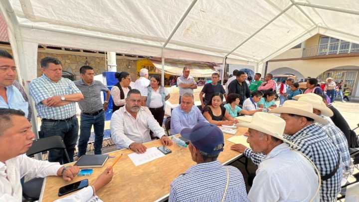 Alcalde encabezó audiencias en la cabecera municipal