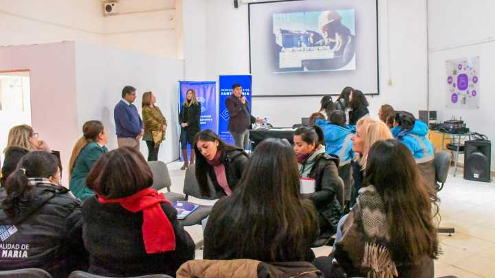 Santa María y Saujil suman el Programa Constructoras