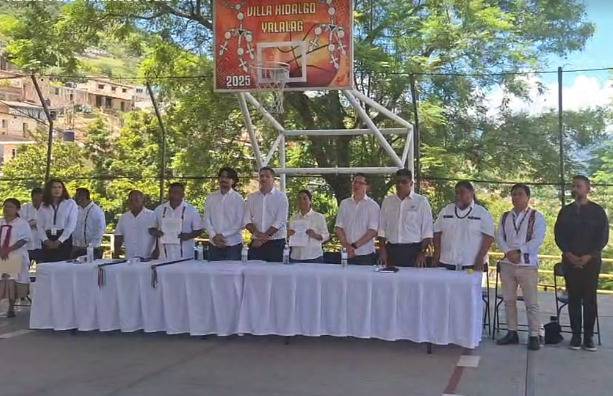 Adidas pide perdón en Oaxaca por plagio de huaraches