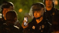 Arrestan a ciudadanos que documentan redadas de ICE