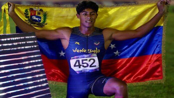 Ricardo Montes de Oca se llevó el oro y récord del salto con pértiga