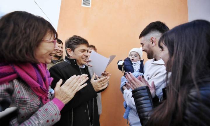Kicillof: “Por culpa de las políticas económicas de Milei cada día cierran