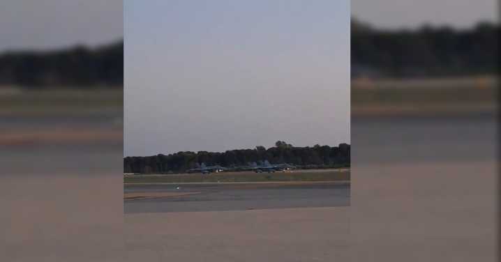 El despegue de cazas de combate del Ejercito del Aire en el aeropuerto de Málaga
