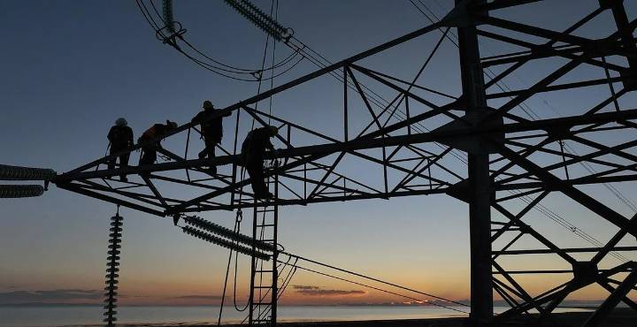 CFE llega a 88 años con nuevos desafíos en el sector eléctrico