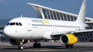 Indignación entre pasajeros por la cancelación de un vuelo Asturias-París: «Nos aseguraron que volveríamos a despegar, pero nos mintieron»