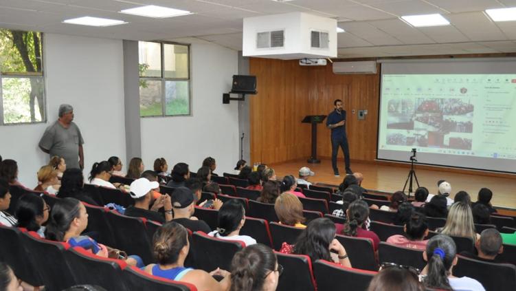 Terminó primera etapa de Escuela para Padres; iniciará la segunda