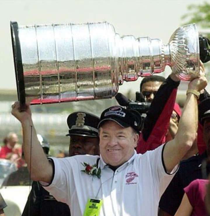 Penguins honor pair who helped Red Wings end Cup drought