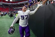 Vikings trade veteran DT Harrison Phillips to Jets for 2026 draft pick, 2027 pick swap: Sources