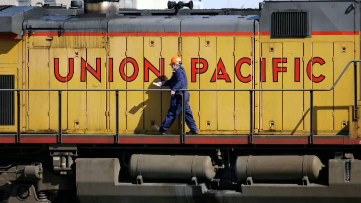 Trump fires Democratic member of Surface Transportation Board ahead of huge rail merger decision