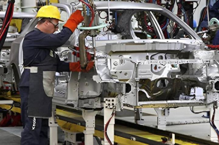 14 mil vehículos estima producir el sector automotriz para el mercado