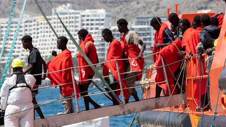 Canarias reclama una emergencia nacional para distribuir la atención de menores migrantes no acompañados