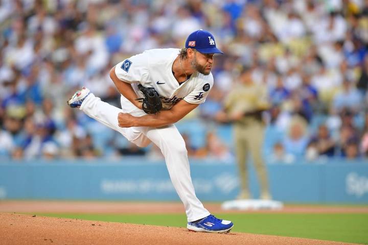Starters shine in Dodgers’ statement sweep vs. Padres. Plus: Knee catch!