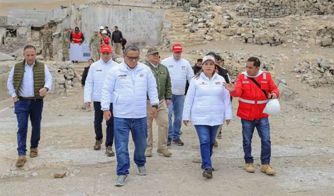 Dina Boluarte y ministros visitaron la isla El Frontón para conocer detalles de la construcción de penal