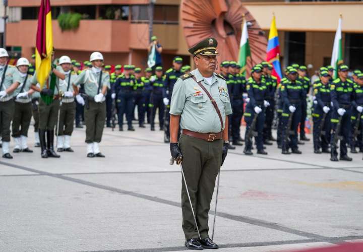 “La seguridad es el derecho que tenemos a vivir en paz en cada rincón del Tolima”: gobernadora Matiz en ceremonia de transmisión de mando de la Policía