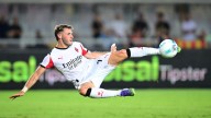 Vuelven a anularle gol a Santi Gimenez; Milan consigue su primera victoria