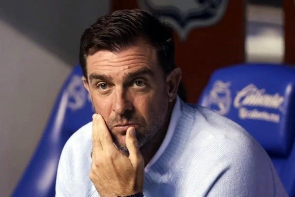 Pablo Guede anuncia su salida como DT del Puebla
