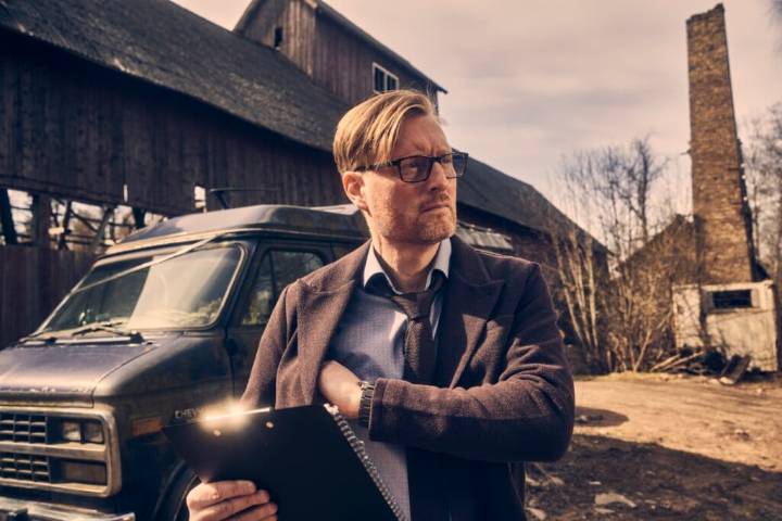 Crime author Anders de la Motte returns to biographical liars, underground lairs with The Glass Man