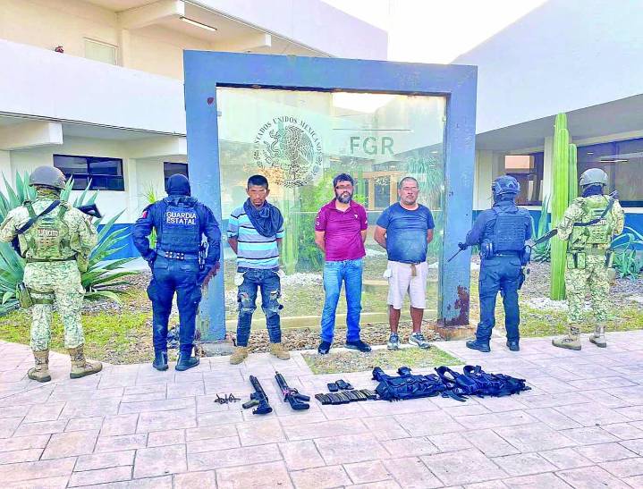 Detienen a 3 con armas y vehículo robado en Las Torres