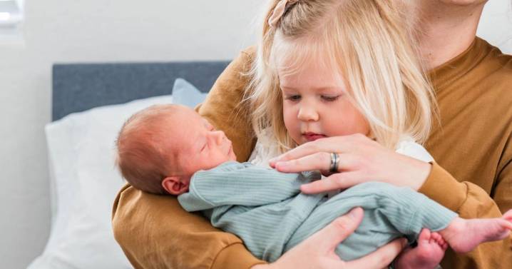 Ask an Expert – From only child to oldest child: helping firstborns adjust to a new sibling