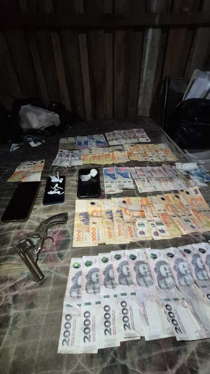Detuvieron a ocho personas tras múltiples allanamientos en un barrio concordiense.