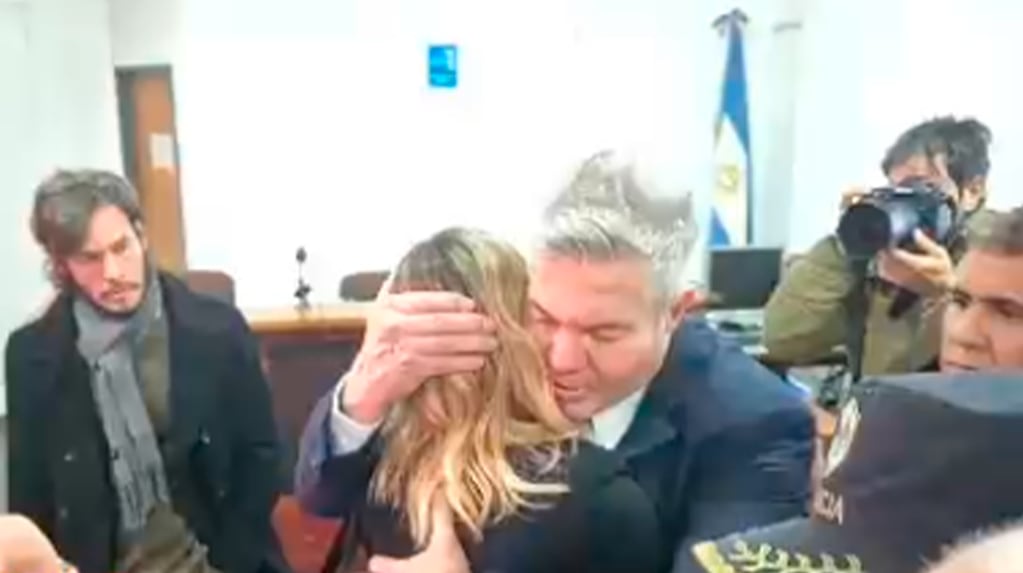 Así reaccionó Julieta Prandi en el juzgado cuando dictaron la sentencia contra Claudio Contardi