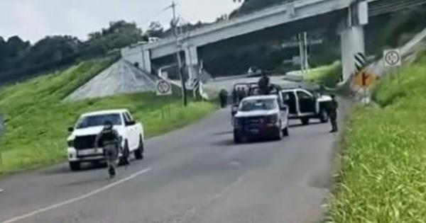 Dejan restos humanos en una carretera en Veracruz