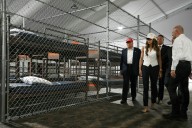 En «Alcatraz de los Caimanes», detenidos denuncian abusos en un limbo legal