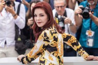 Demandan a Priscilla Presley por presunto fraude superior a los $50 millones de dólares