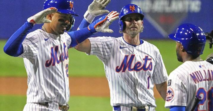 Jeff McNeil sits with a sore right shoulder in the latest nagging injury for the Mets